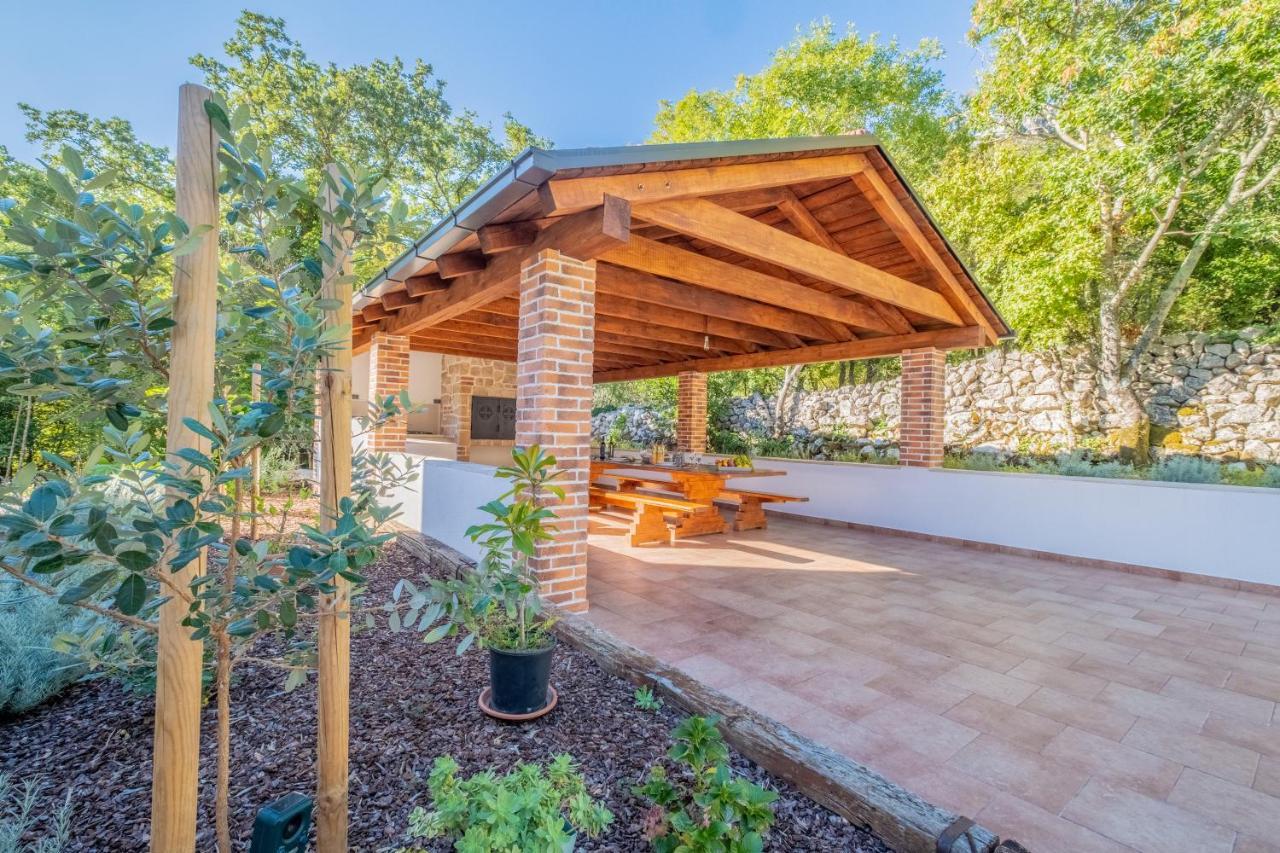 Amazing 4 Bedroom Villa With Swimming Pool And Wifi, Family Frendly Tribalj  Екстериор снимка