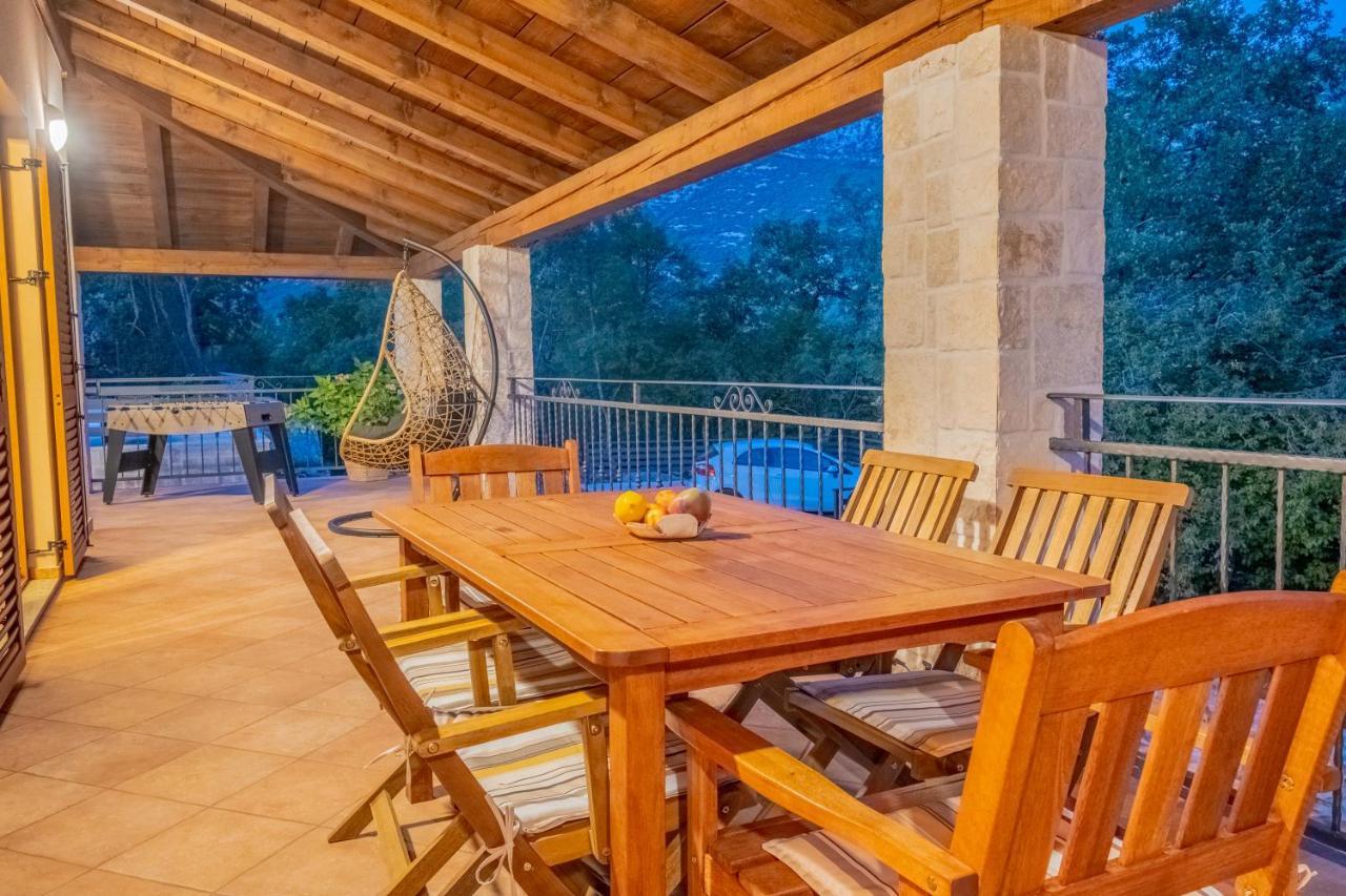 Amazing 4 Bedroom Villa With Swimming Pool And Wifi, Family Frendly Tribalj  Екстериор снимка