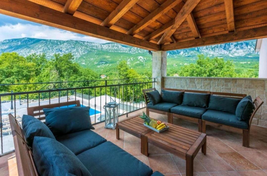 Amazing 4 Bedroom Villa With Swimming Pool And Wifi, Family Frendly Tribalj  Екстериор снимка