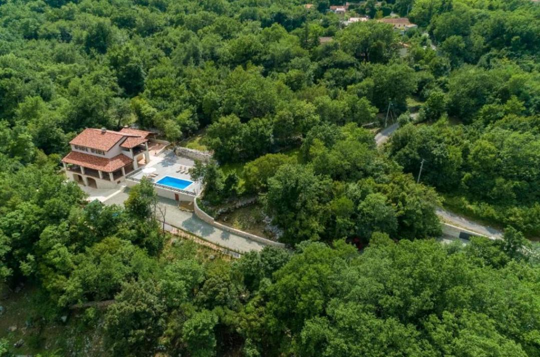 Amazing 4 Bedroom Villa With Swimming Pool And Wifi, Family Frendly Tribalj  Екстериор снимка