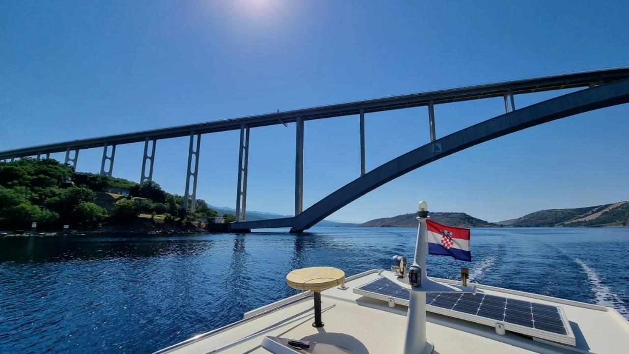 Amazing 4 Bedroom Villa With Swimming Pool And Wifi, Family Frendly Tribalj  Екстериор снимка