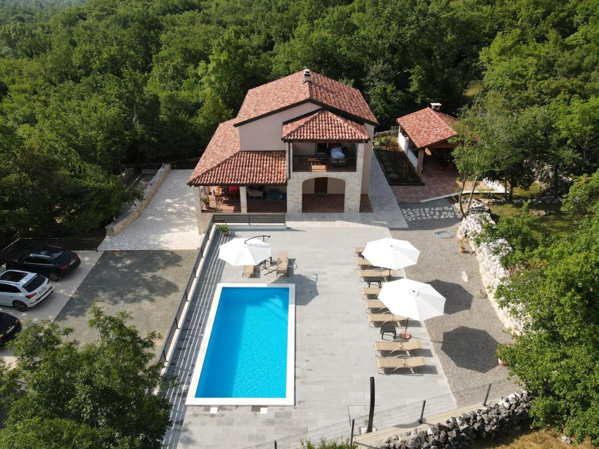 Amazing 4 Bedroom Villa With Swimming Pool And Wifi, Family Frendly Tribalj  Екстериор снимка