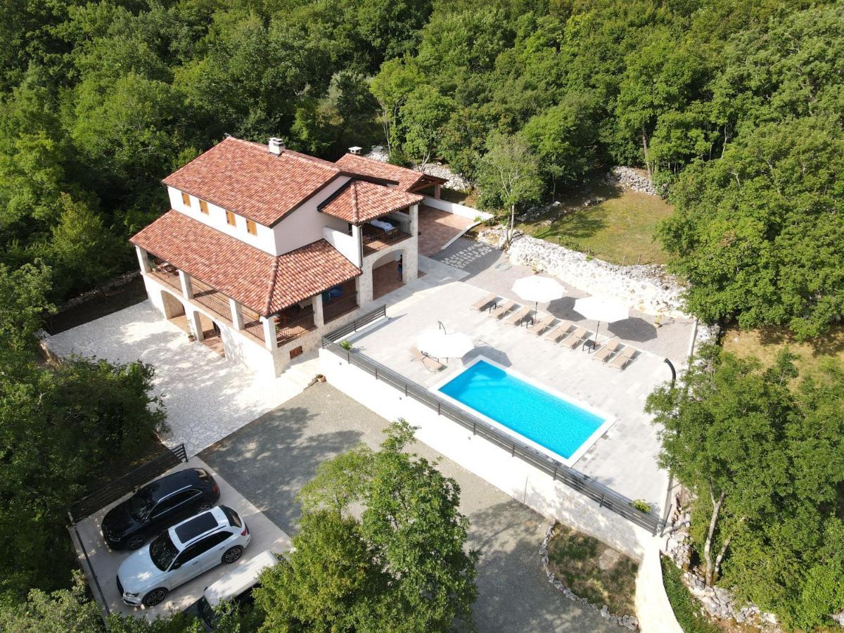 Amazing 4 Bedroom Villa With Swimming Pool And Wifi, Family Frendly Tribalj  Екстериор снимка